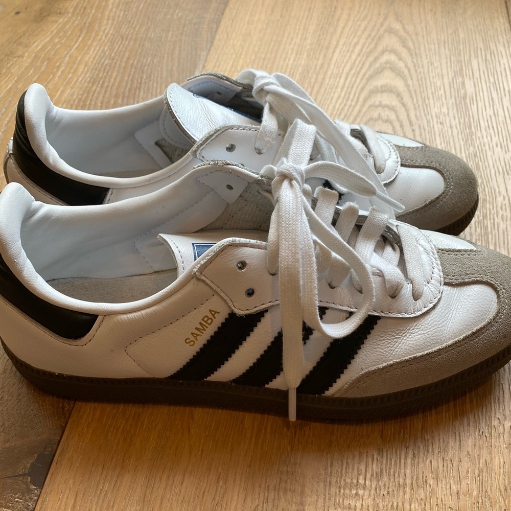 Adidas Sambas Size 6.5 womens/ 5.5 mens